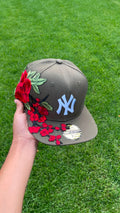 Casquette NY Yankees Kaki - Broderie Florale Roses Rouges