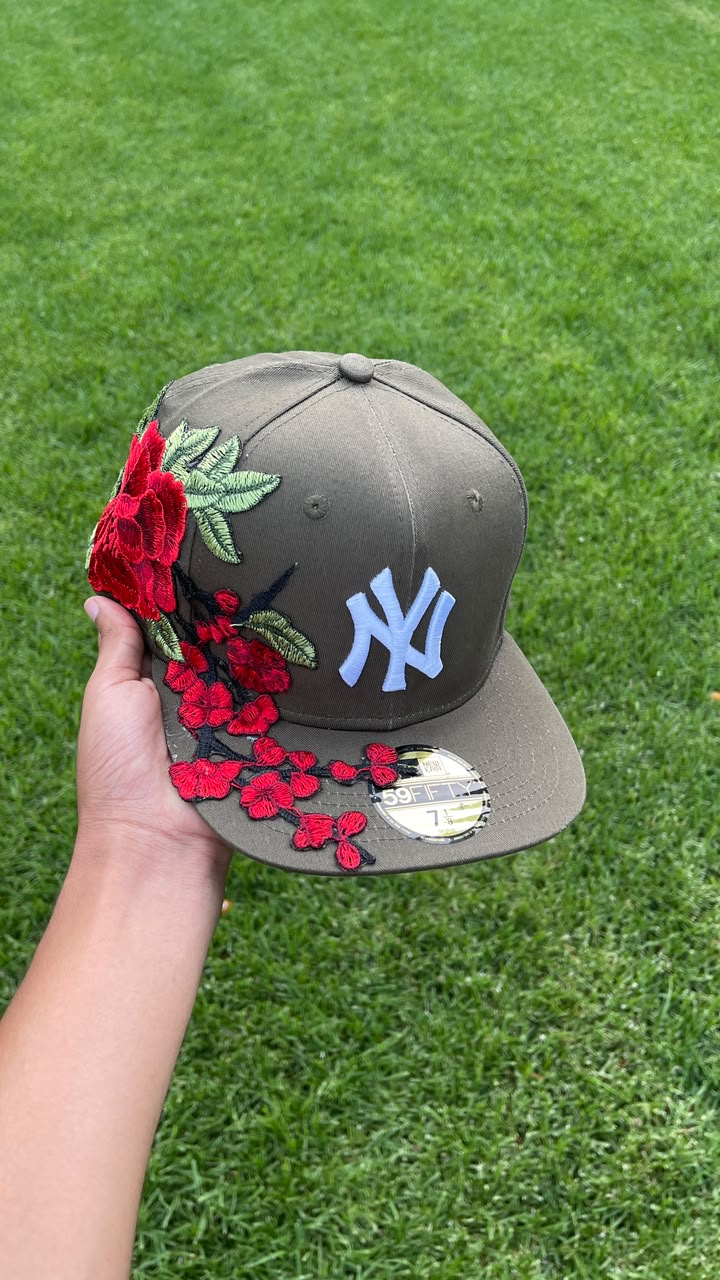 Casquette NY Yankees Kaki - Broderie Florale Roses Rouges